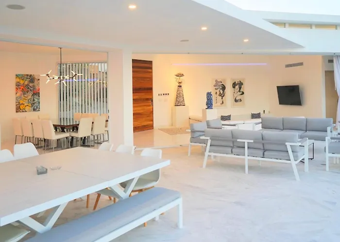 Tanzanita De Law By Cabo Villa *